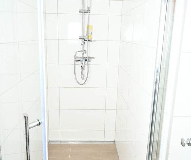 Pott Hostel   Zimmervermietung