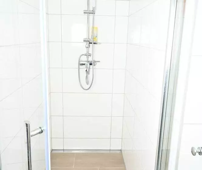 Pott Hostel   Zimmervermietung