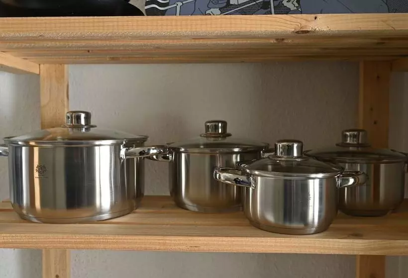 Pott Hostel   Zimmervermietung