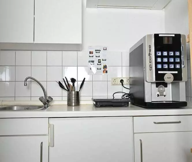 Pott Hostel   Zimmervermietung