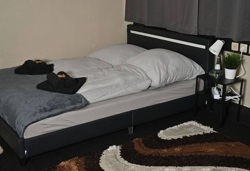 Pott Hostel   Zimmervermietung