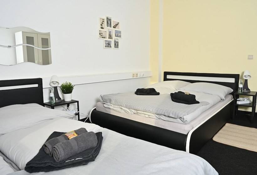 Pott Hostel   Zimmervermietung