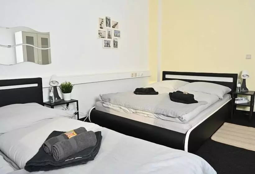 Pott Hostel   Zimmervermietung