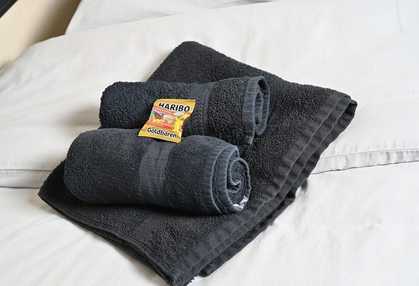 Pott Hostel   Zimmervermietung