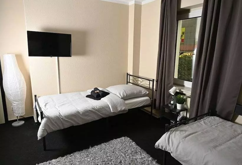 Pott Hostel   Zimmervermietung