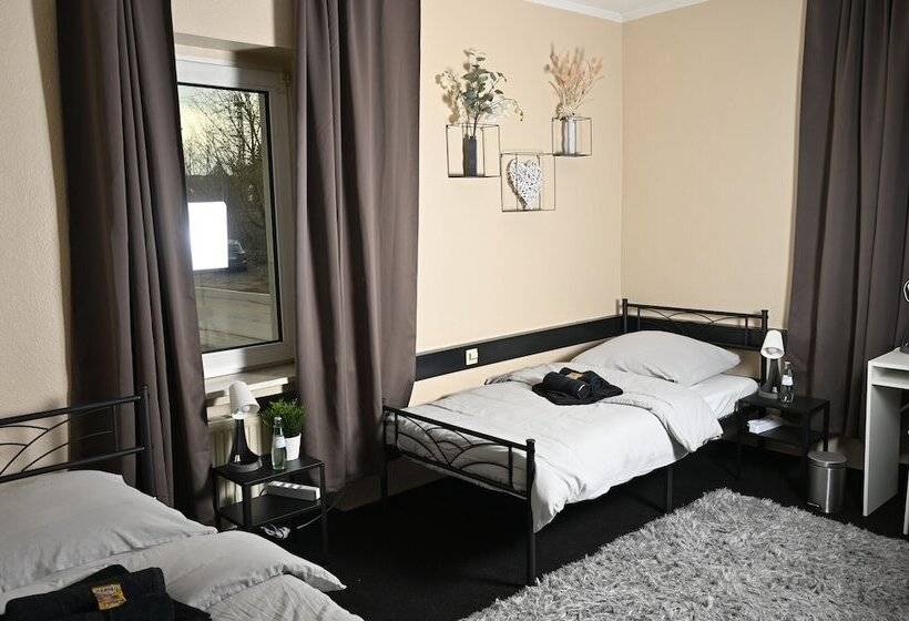 Pott Hostel   Zimmervermietung