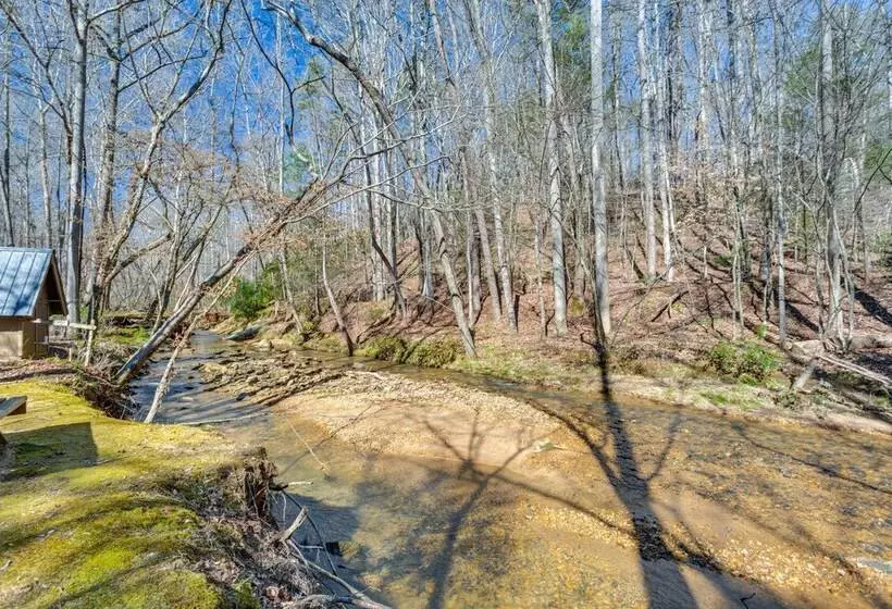 Quaint Dahlonega Cabin W/ Cavenders Creek Access!