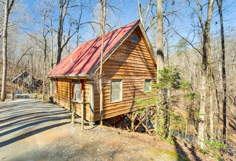 Quaint Dahlonega Cabin W/ Cavenders Creek Access!