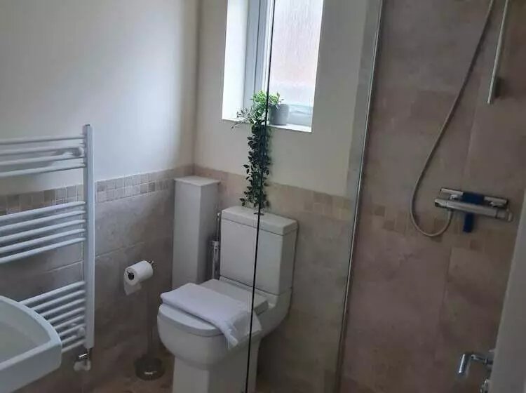 Residenssi 5bed House Wirral Near Liverpool,chester