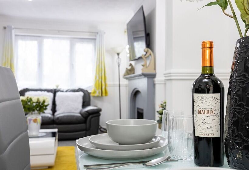 住所 Captivating 3 Bed House In Blackburn