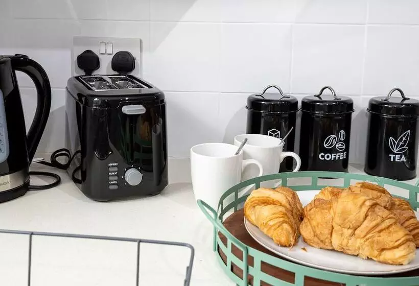 Residenssi Captivating 3 Bed House In Blackburn