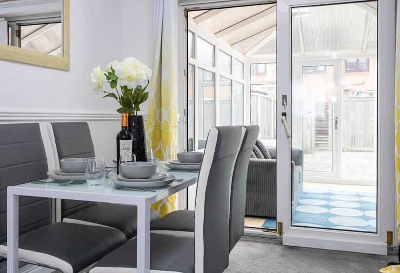 住所 Captivating 3 Bed House In Blackburn