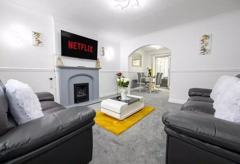 Residenssi Captivating 3 Bed House In Blackburn