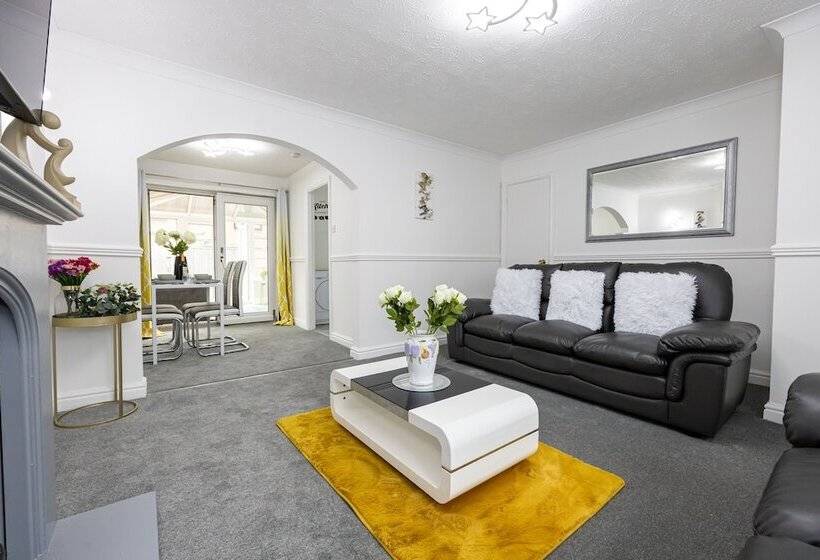 住所 Captivating 3 Bed House In Blackburn