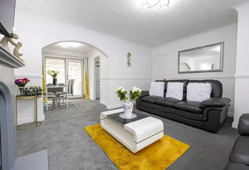 Residenssi Captivating 3 Bed House In Blackburn