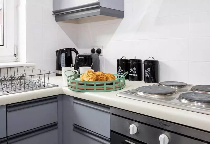 Residenssi Captivating 3 Bed House In Blackburn