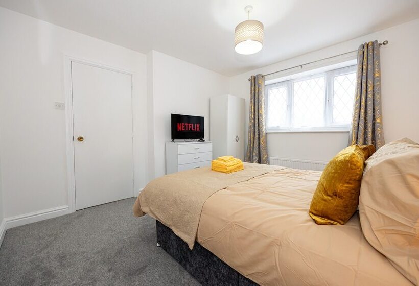 住所 Captivating 3 Bed House In Blackburn