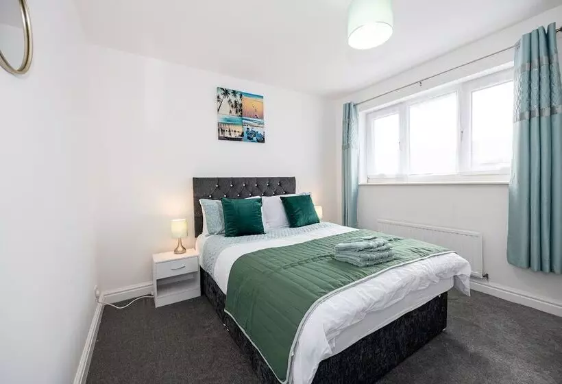 Residenssi Captivating 3 Bed House In Blackburn