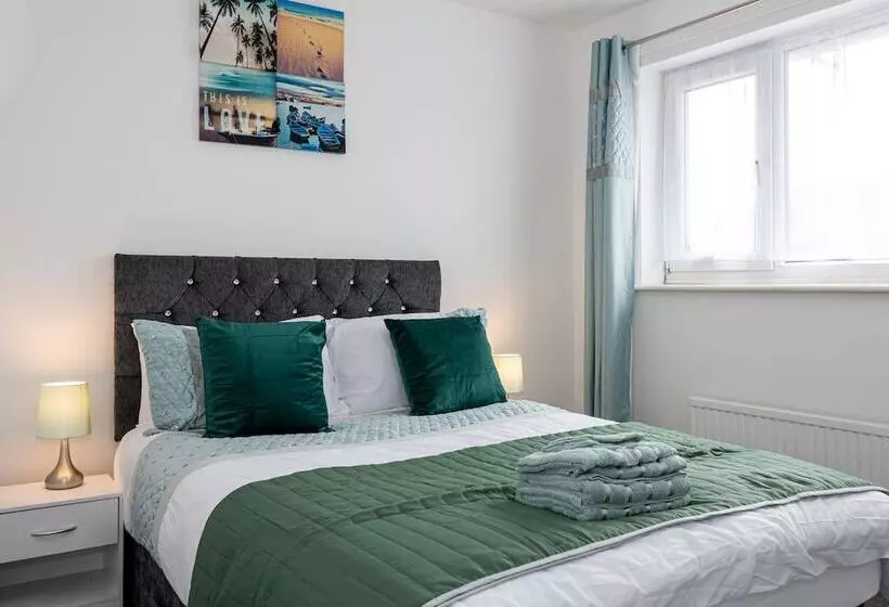 Residenssi Captivating 3 Bed House In Blackburn