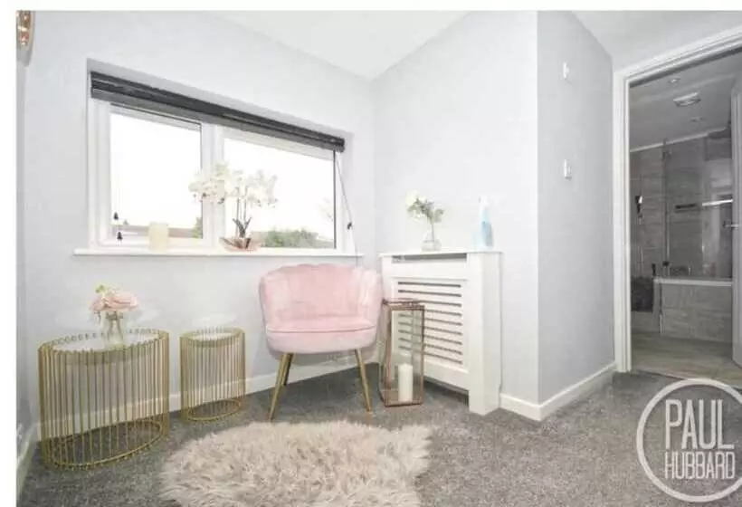 レジデンス Immaculate 3 Bed House In Bungay