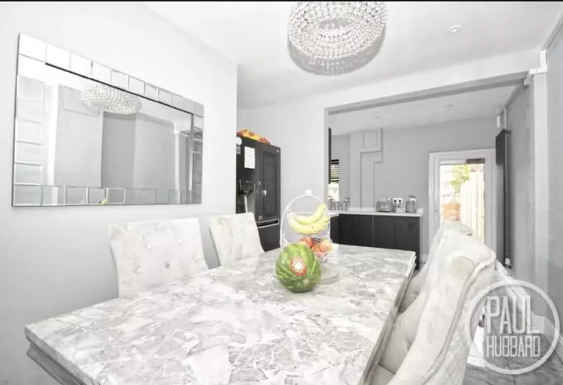 レジデンス Immaculate 3 Bed House In Bungay