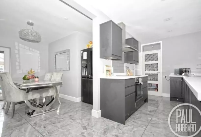 レジデンス Immaculate 3 Bed House In Bungay