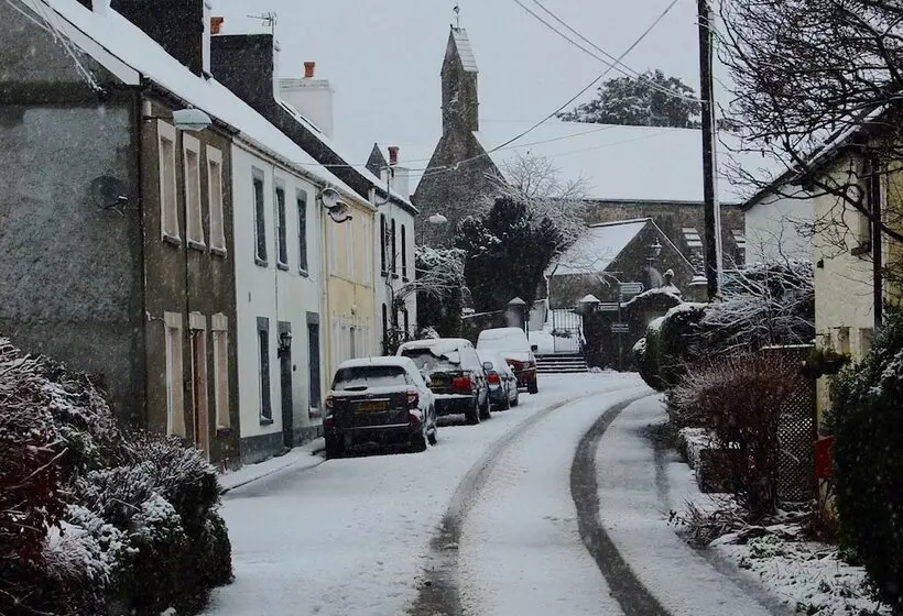 Residenssi Simple Luxury In Brecon Beacons Village House