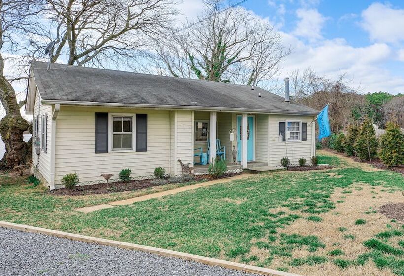 Cottage W/ Potomac River Views In Newburg!