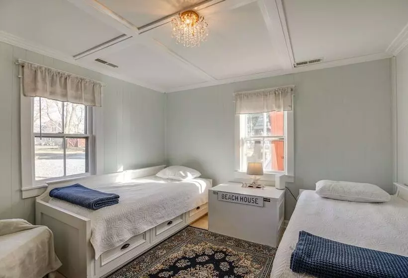 Cottage W/ Potomac River Views In Newburg!