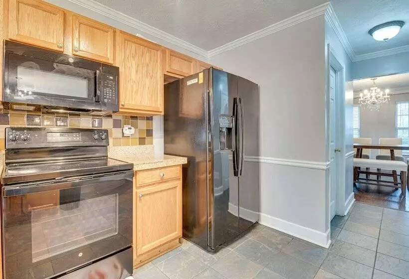 Spacious Snellville Home W/ Yard: 28 Mi To Atlanta