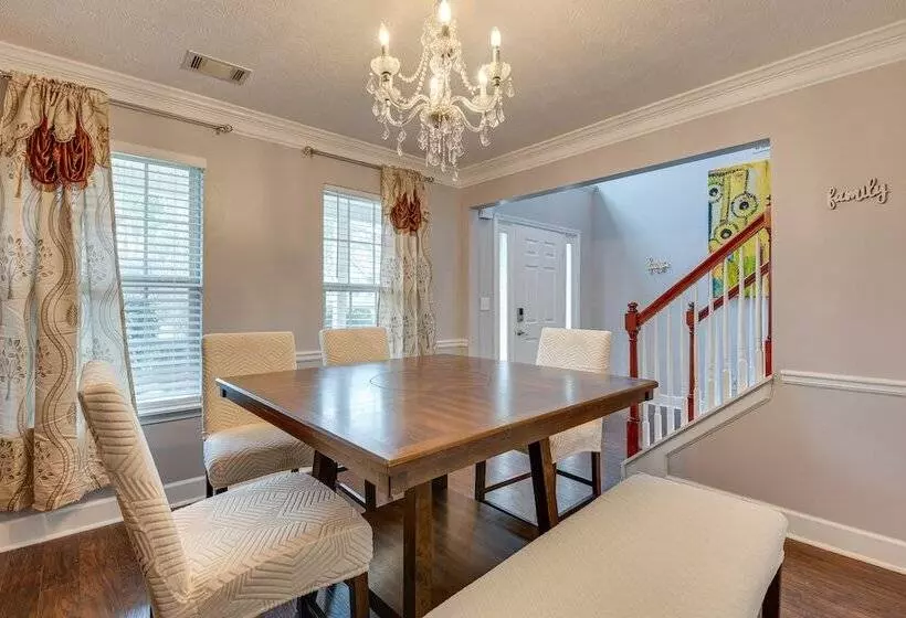 Spacious Snellville Home W/ Yard: 28 Mi To Atlanta