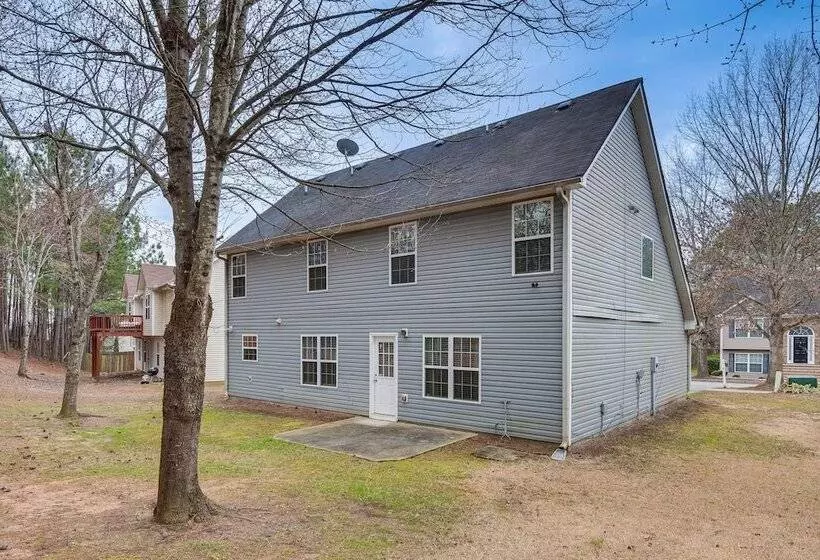 Spacious Snellville Home W/ Yard: 28 Mi To Atlanta