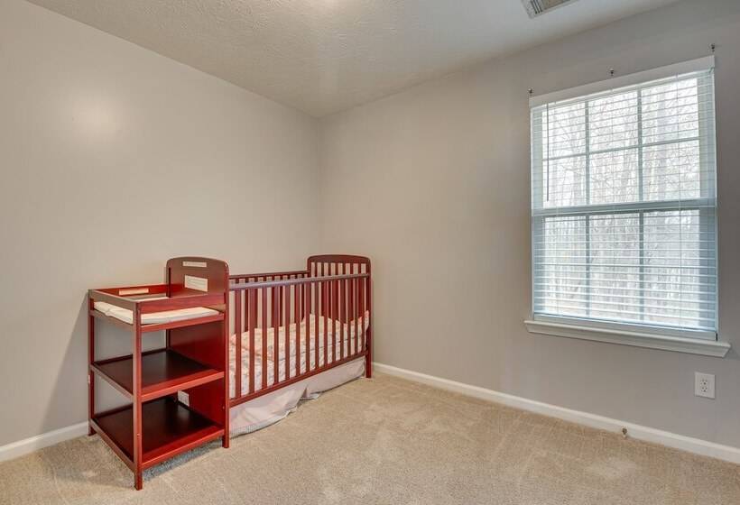 Spacious Snellville Home W/ Yard: 28 Mi To Atlanta