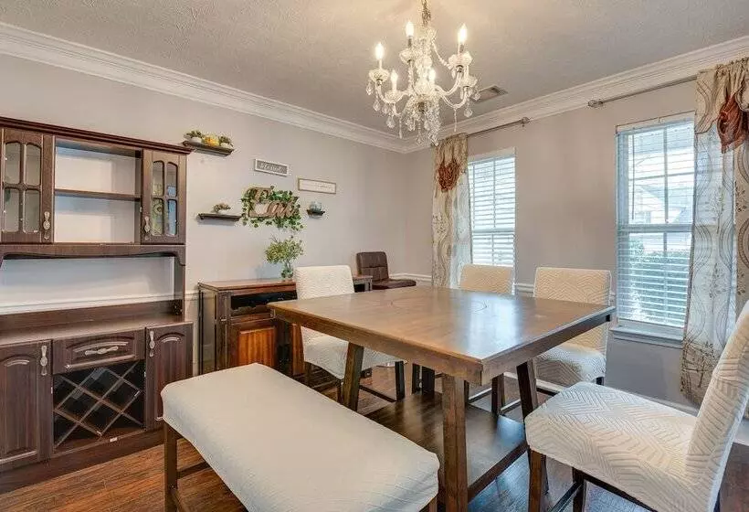 Spacious Snellville Home W/ Yard: 28 Mi To Atlanta