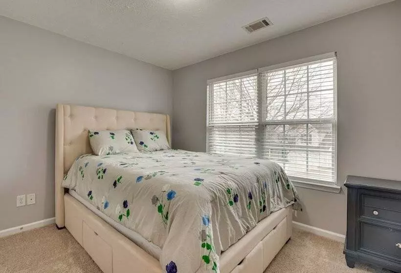 Spacious Snellville Home W/ Yard: 28 Mi To Atlanta