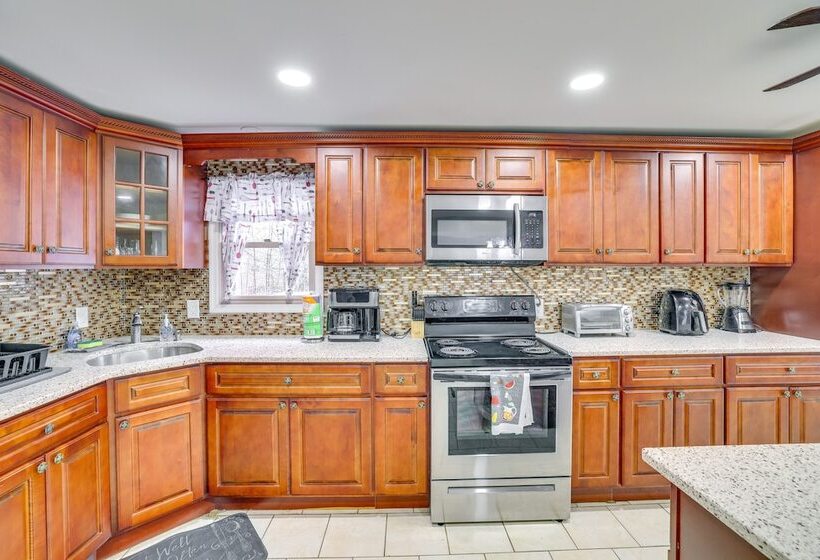 Tobyhanna Home W/ Game Room: 2 Mi To Dresser Lake!