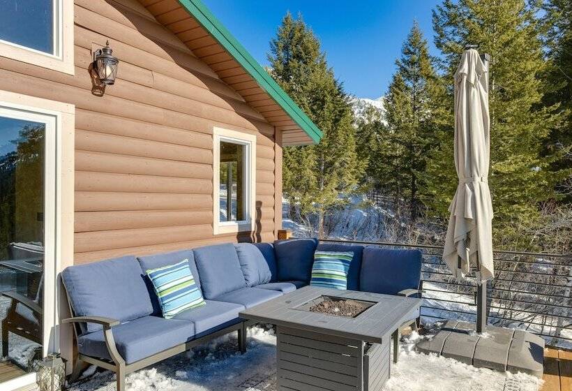 Wyoming Cabin W/ Hot Tub & Mountain View Deck