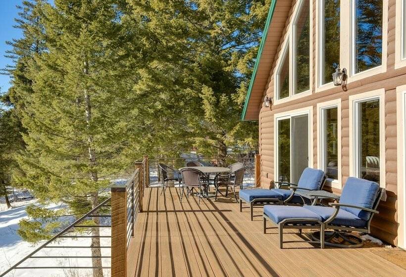 Wyoming Cabin W/ Hot Tub & Mountain View Deck