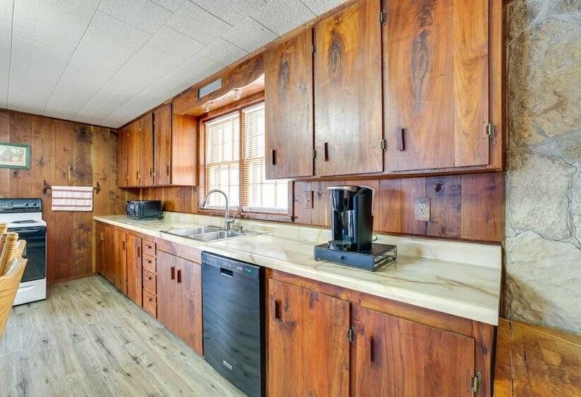 Authentic Log Cabin In Pineville ~ 2 Mi To River!