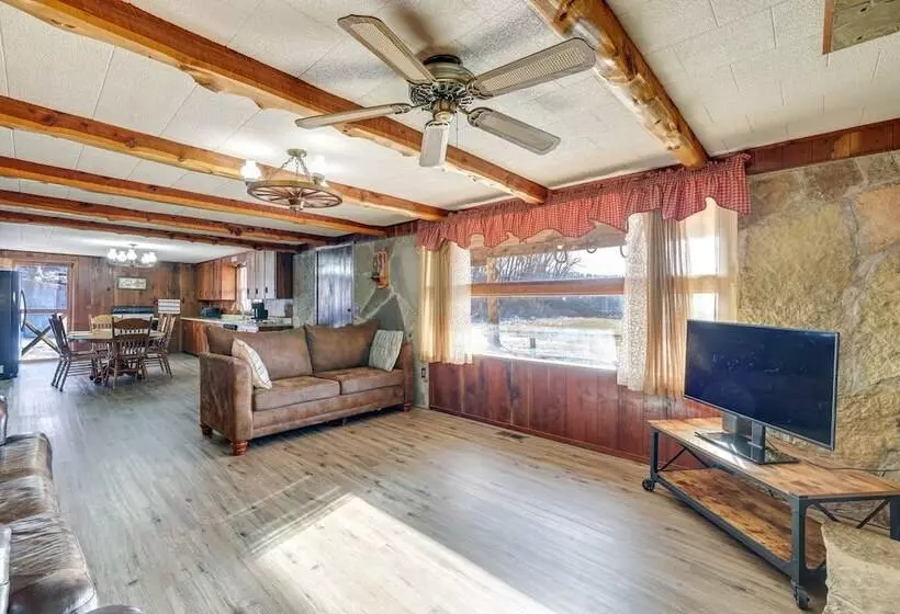 Authentic Log Cabin In Pineville ~ 2 Mi To River!