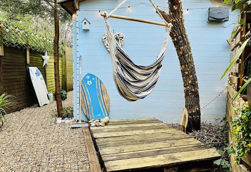 Beautiful Cosy Garden Cabin, 5min Walk To Beach