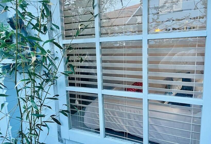 Beautiful Cosy Garden Cabin, 5min Walk To Beach