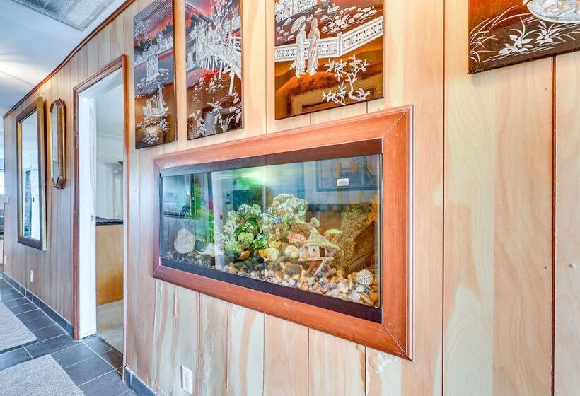 Canal Front Ruskin Home W/ Private Hot Tub & Dock!