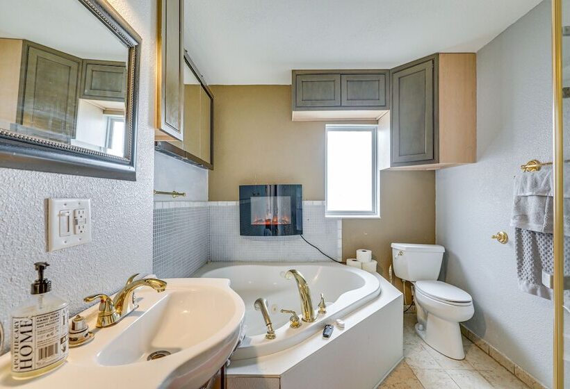 Canal Front Ruskin Home W/ Private Hot Tub & Dock!