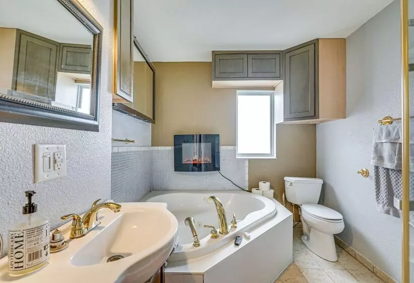 Canal Front Ruskin Home W/ Private Hot Tub & Dock!