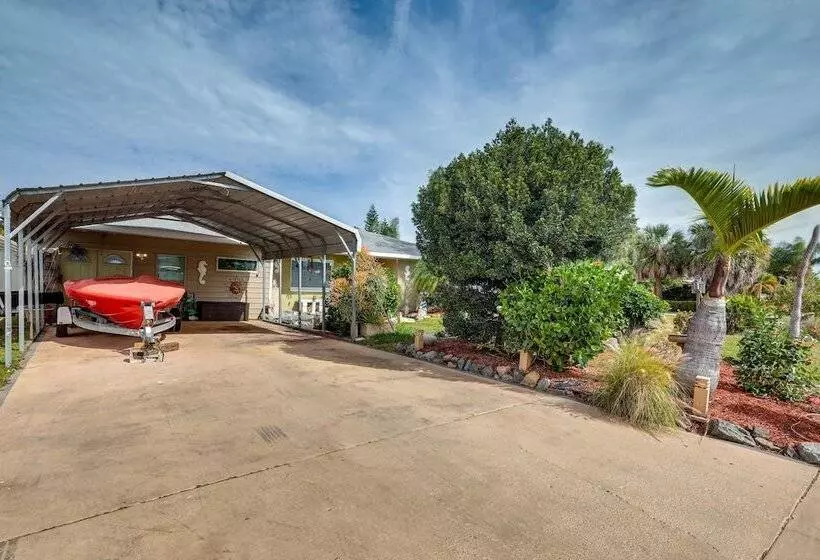 Canal Front Ruskin Home W/ Private Hot Tub & Dock!