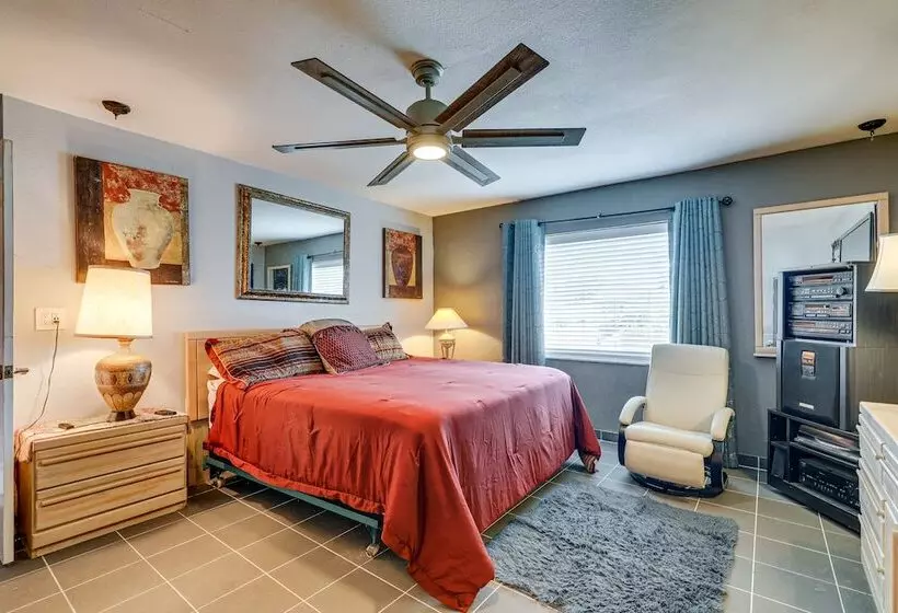 Canal Front Ruskin Home W/ Private Hot Tub & Dock!