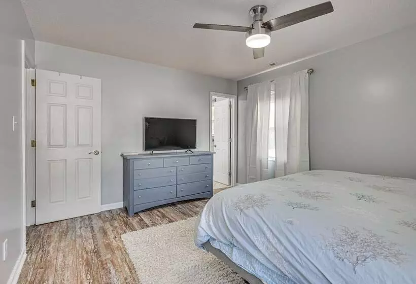 Charming Beaufort Home W/ Deck + Gas Grill!