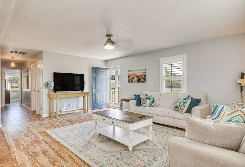 Charming Beaufort Home W/ Deck + Gas Grill!