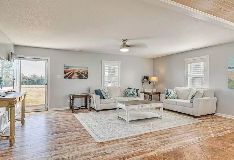 Charming Beaufort Home W/ Deck + Gas Grill!